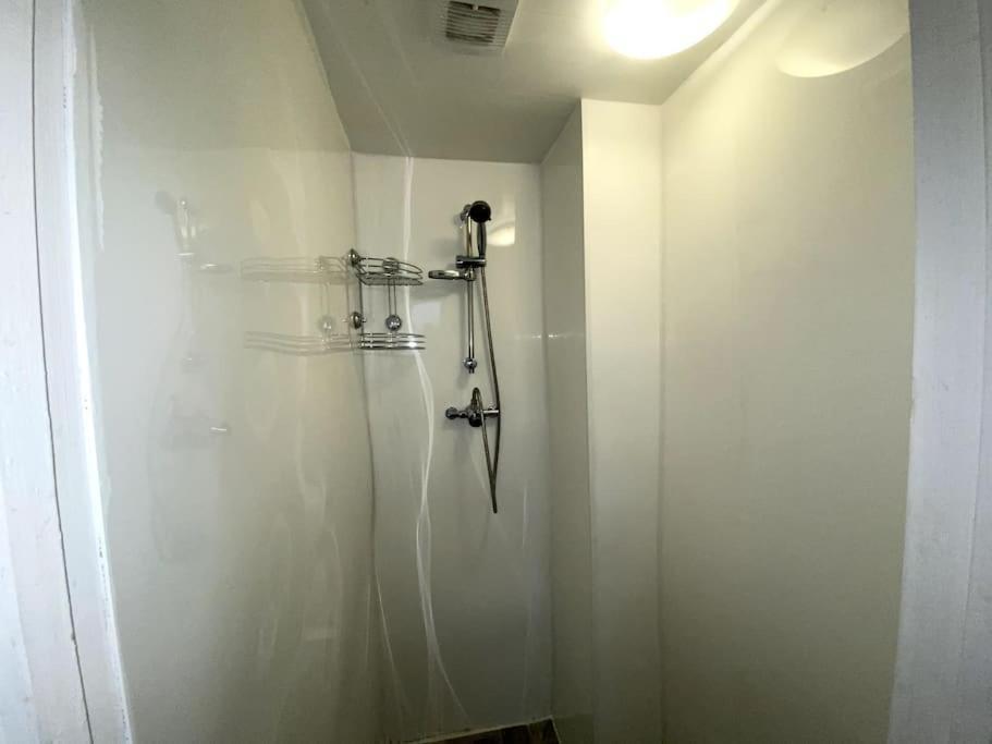 Png - Abernant - Shared Facilities * Manchester